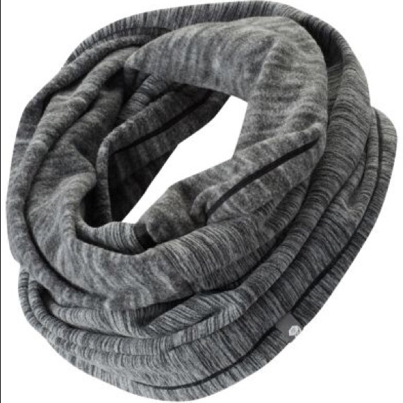 Mountain Hardwear Accessories - Mountain Hardwear Infinity scarf